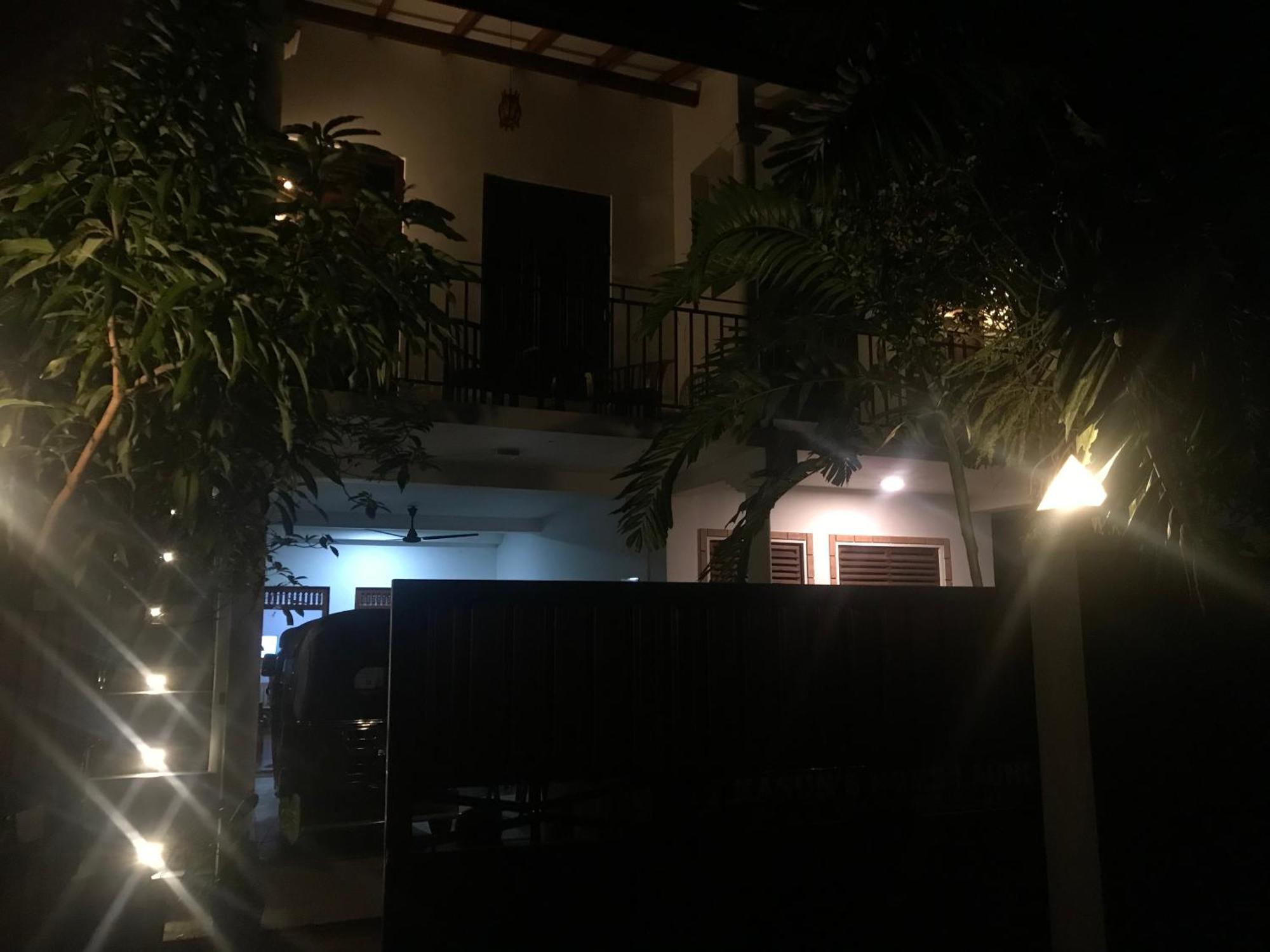 Flip Flop Inn Mirissa Exterior foto